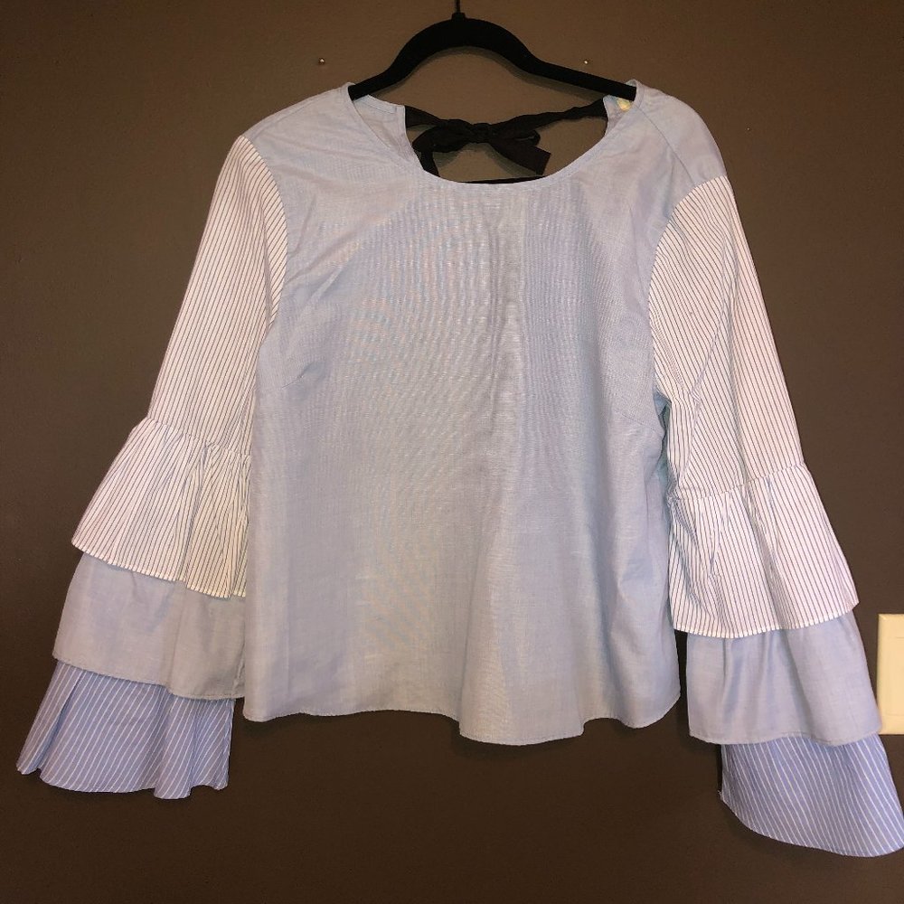 Blouse with ruffle sleeves